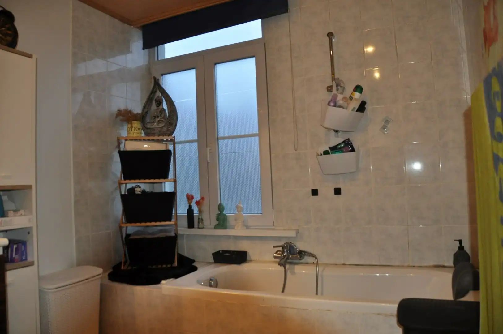 Gezellige rijwoning in het centrum van Izegem - drie slaapkamers - aankoop garagebox mogelijk. foto 9