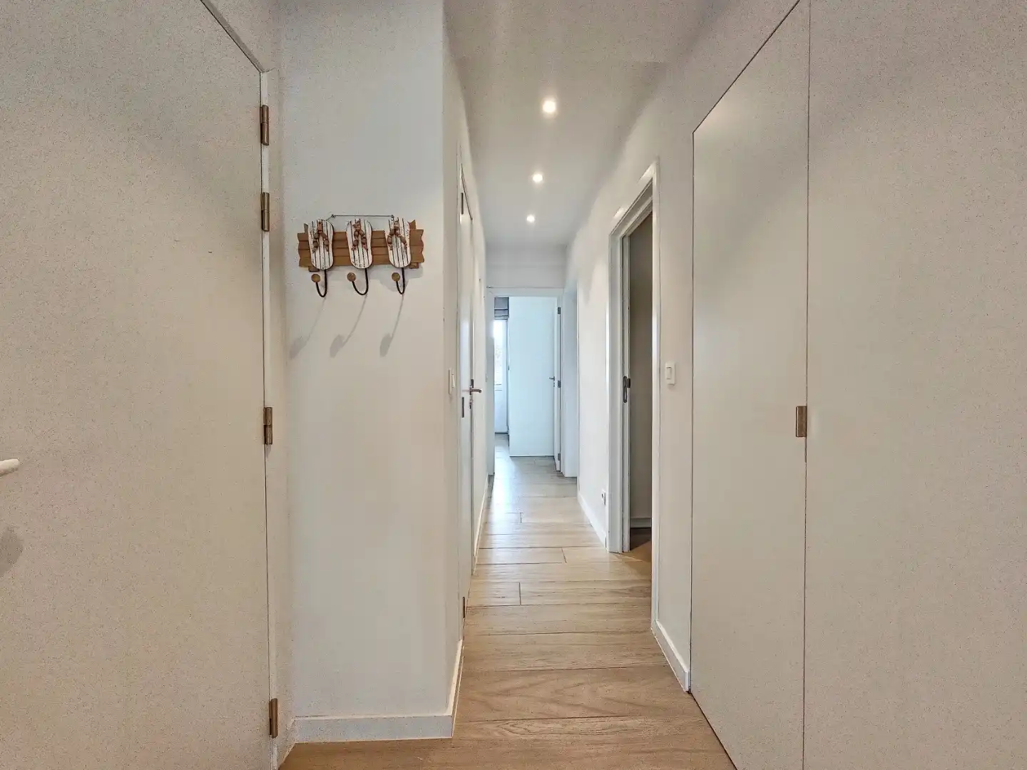 Prachtig gerenoveerd 3  slaapkamer appartement met frontaal zeezicht te Nieuwpoort-Bad foto 6