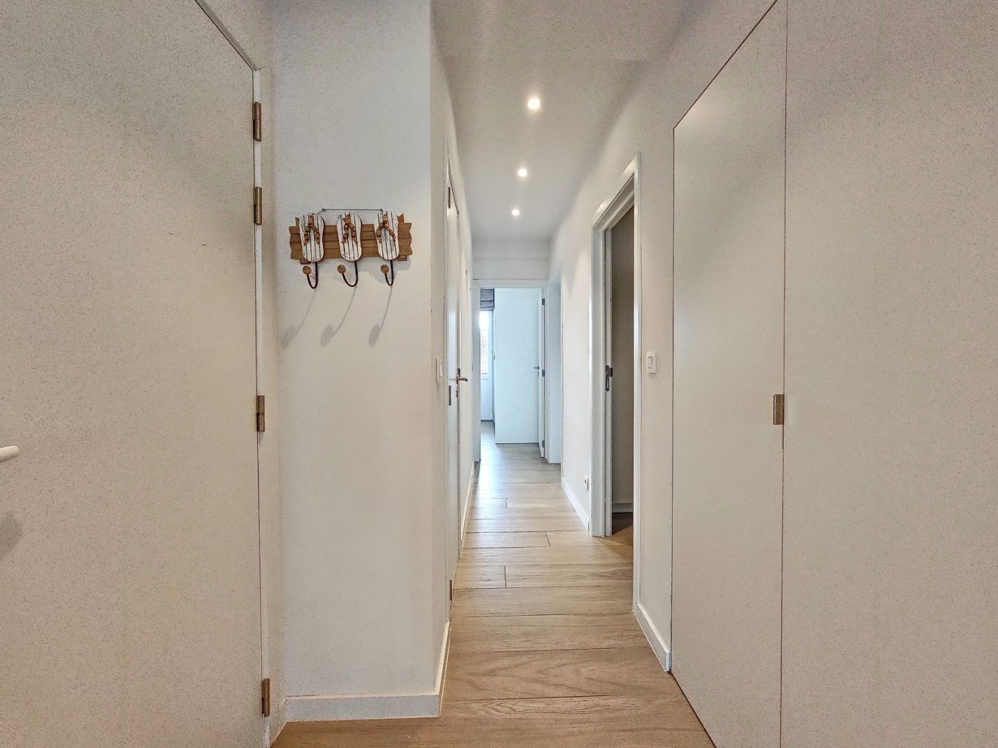 Prachtig gerenoveerd 3  slaapkamer appartement met frontaal zeezicht te Nieuwpoort-Bad foto 6