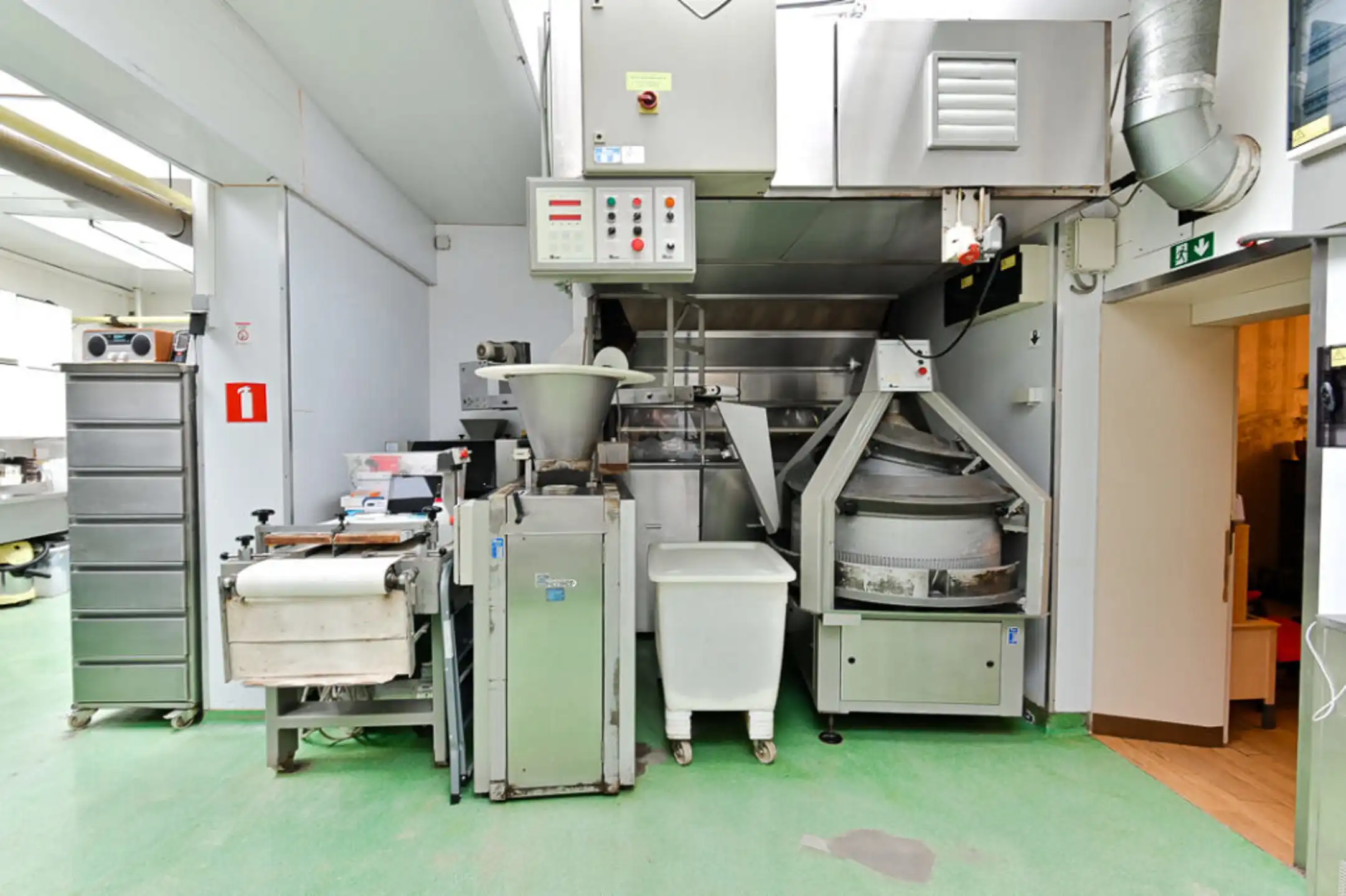 Veelzijdig handelspand op TOP-locatie foto 19