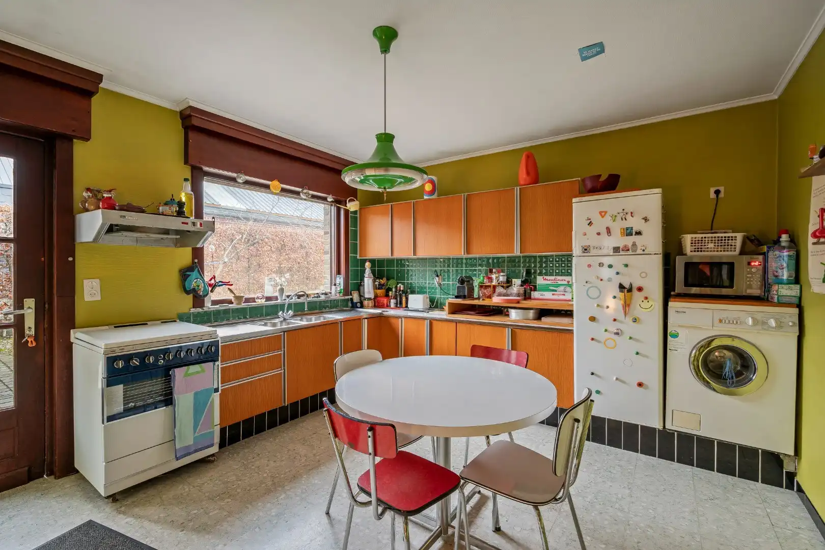 Ruime halfopen woning met 3 slaapkamers en zuidgerichte tuin in Roeselare foto 7