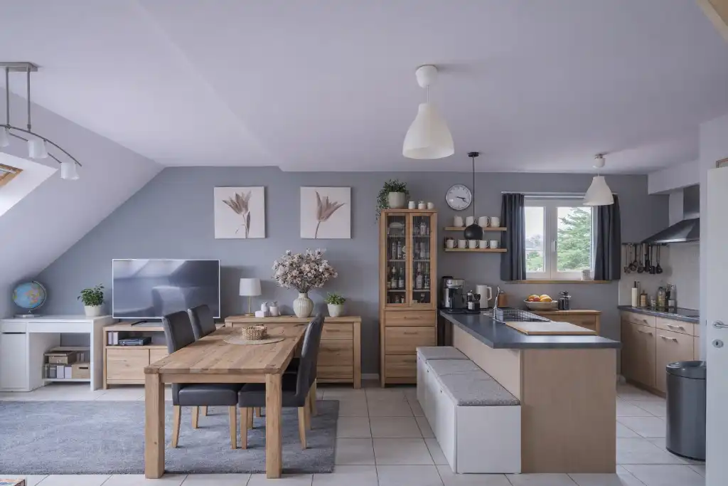 Gentbrugge - Licht op te frissen duplex appartement met zonneterras. foto {{pictureIndex}}