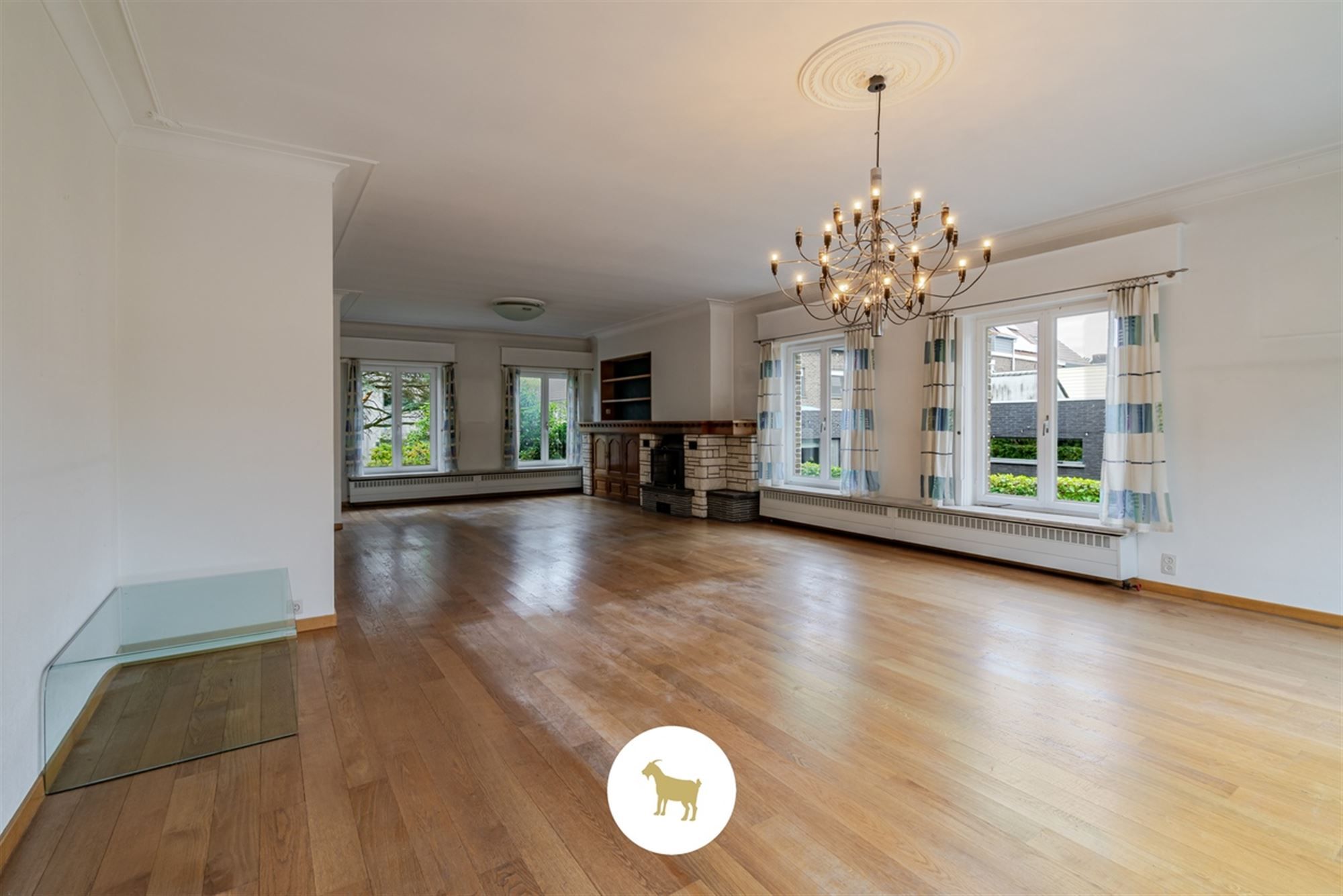 Te renoveren RUIME ALLEENSTAANDE VILLA met 4 SLAAPKAMERS, BUREAU en GARAGE op een prachtig zuidwestgericht PERCEEL van 1.300 m² foto 11