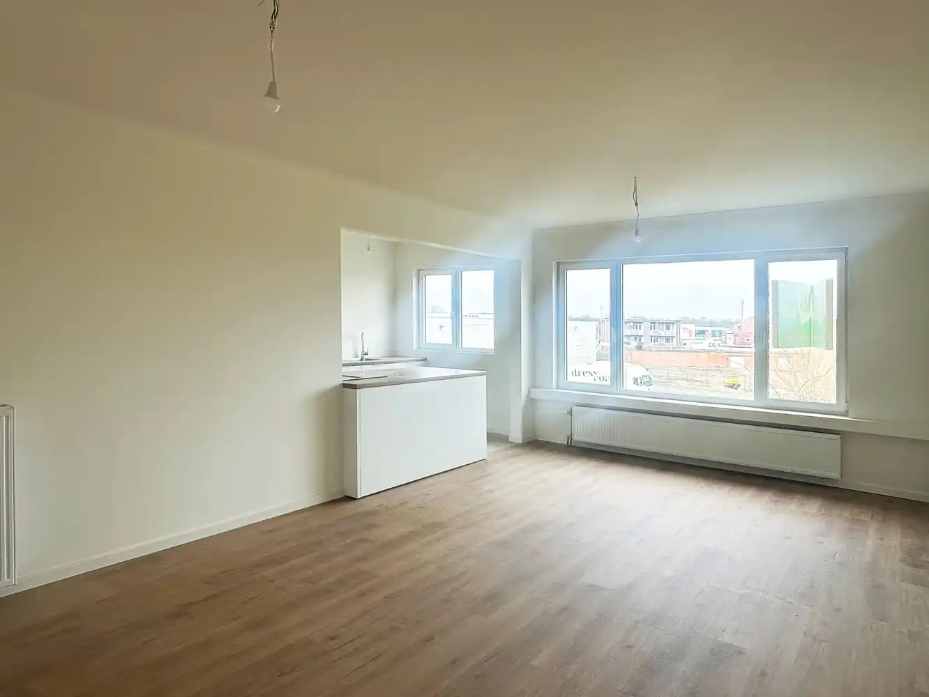 Volledig gerenoveerd 2-slaapkamer appartement in Aartselaar! foto 6