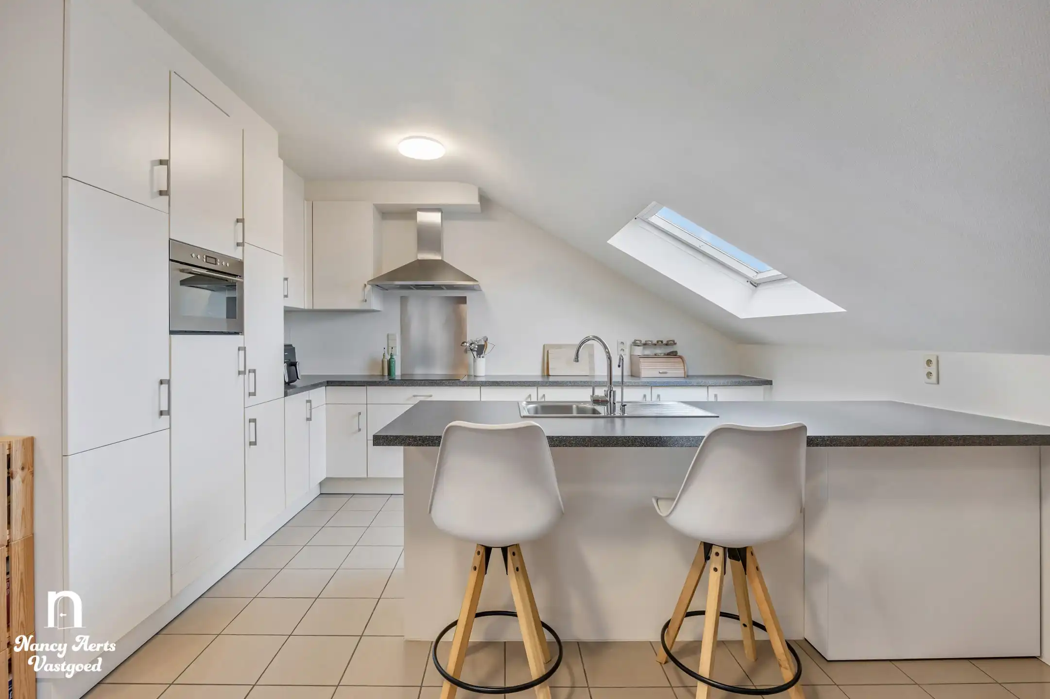 Comfortabel 1‑slaapkamerappartement met terras en parking foto 9