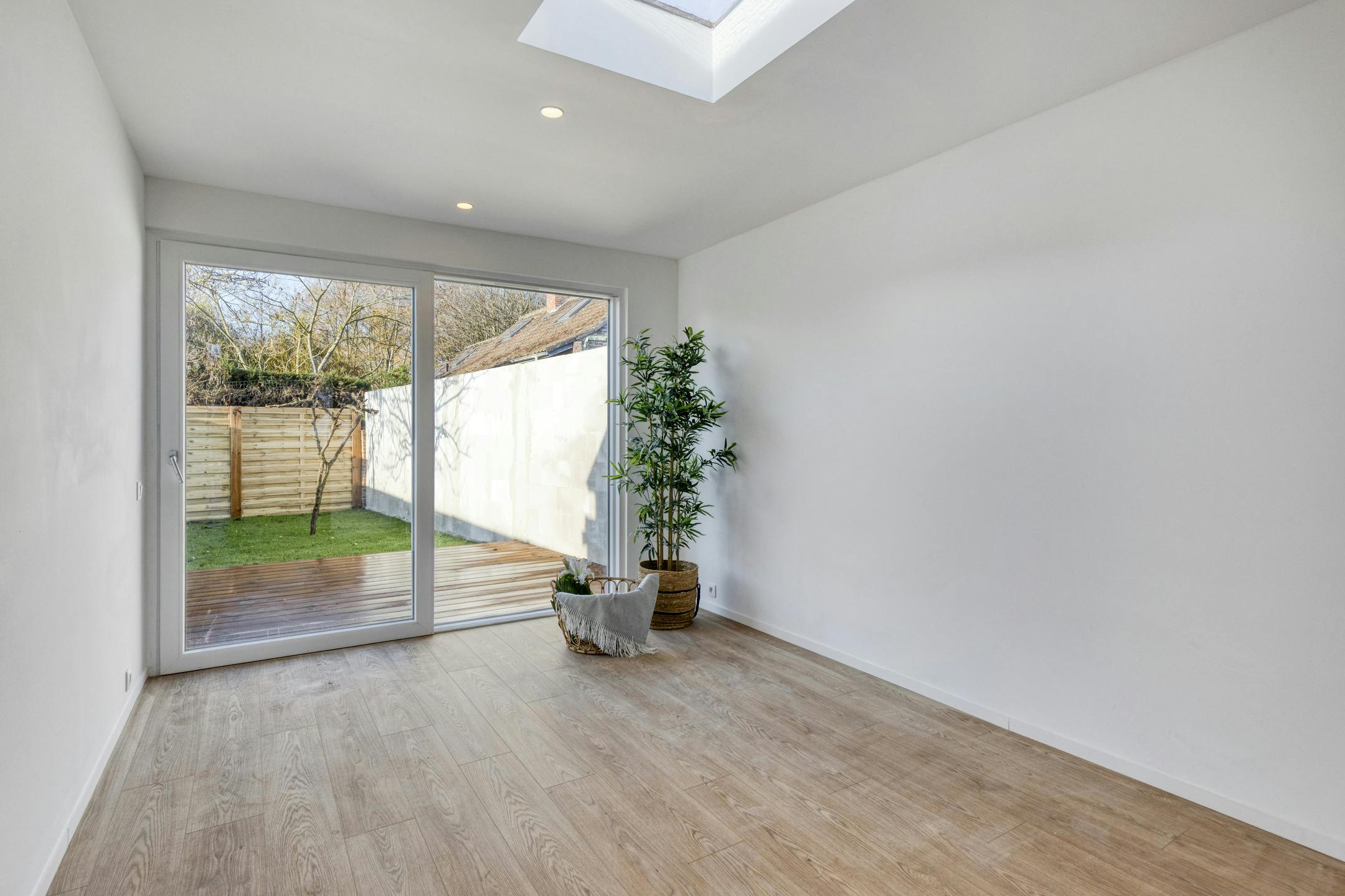 Instapklare woning met 3 slaapkamers te koop in centrum Oostakker foto 3