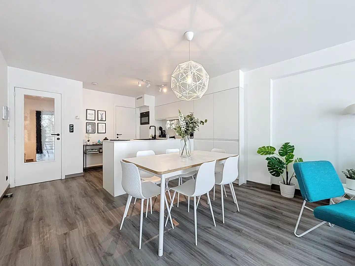 Ruim en lichtrijk appartement (type doorloper) op toplocatie foto 4