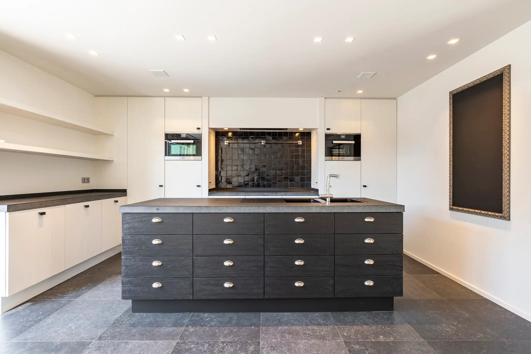 Luxueus 3 slpk appartement met onderliggende handelsruimte foto 12