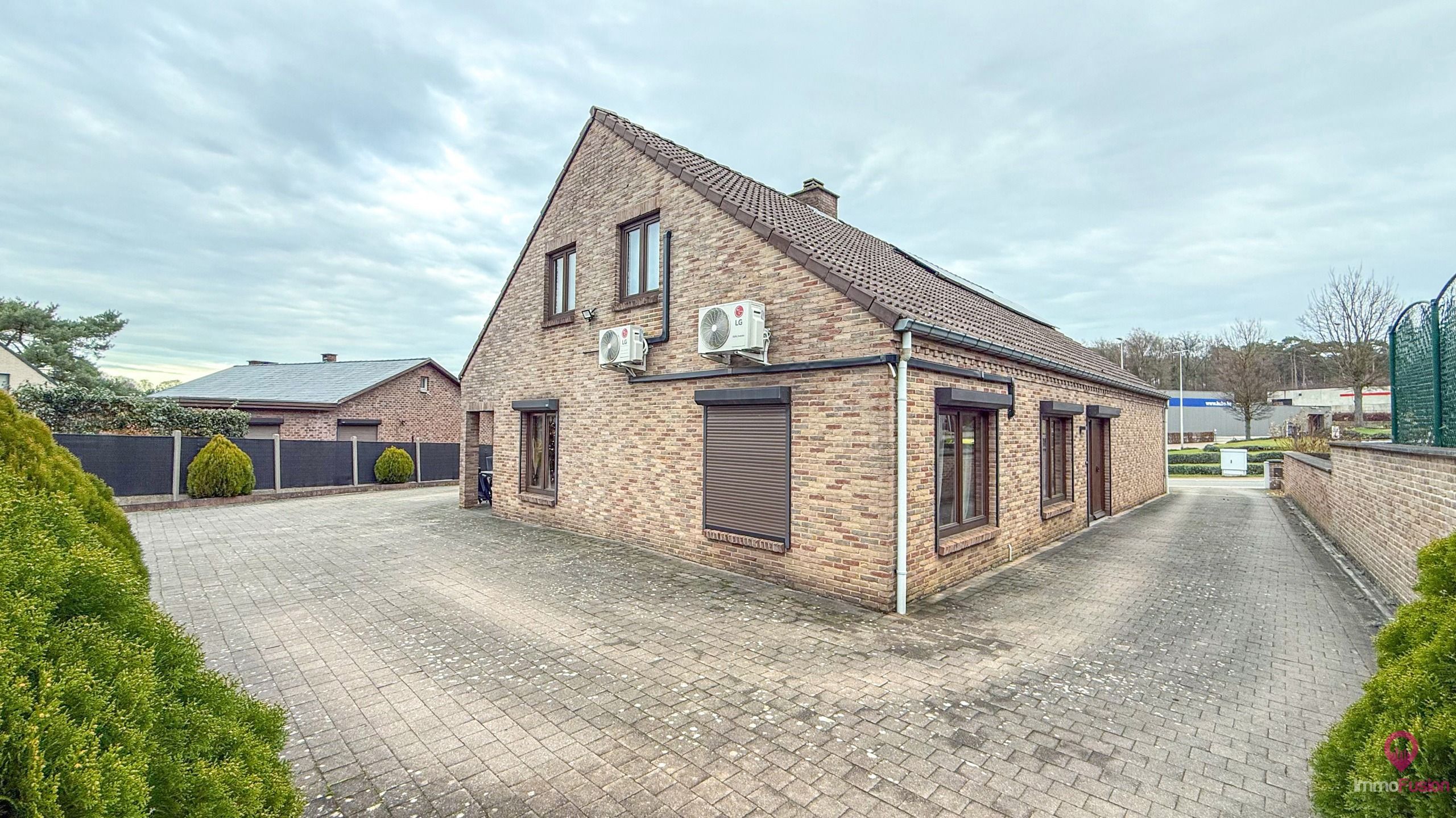 Woning 4 slpk met commerciële vergunning op centrale ligging foto 55