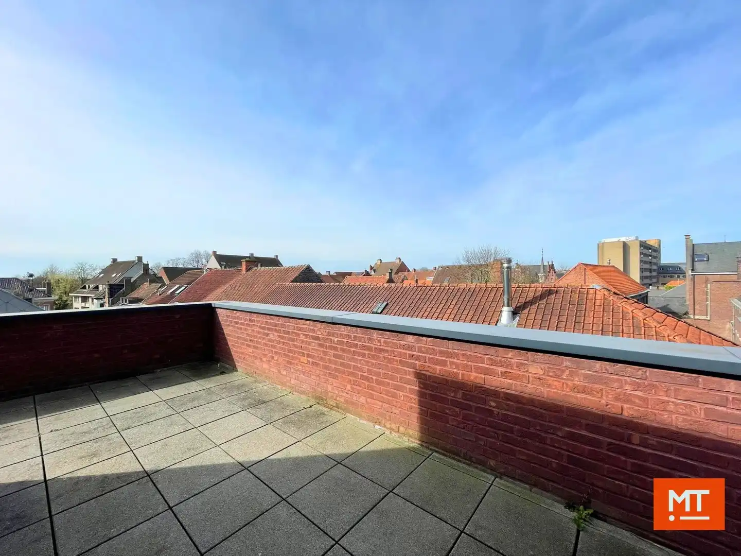 Instapklaar éénslaapkamerappartement met groot terras en ondergrondse staanplaats te huur in Izegem foto 13