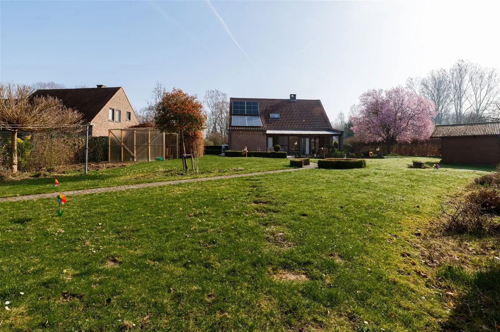 Rustig gelegen Villa met tuin op 22are60 foto 16