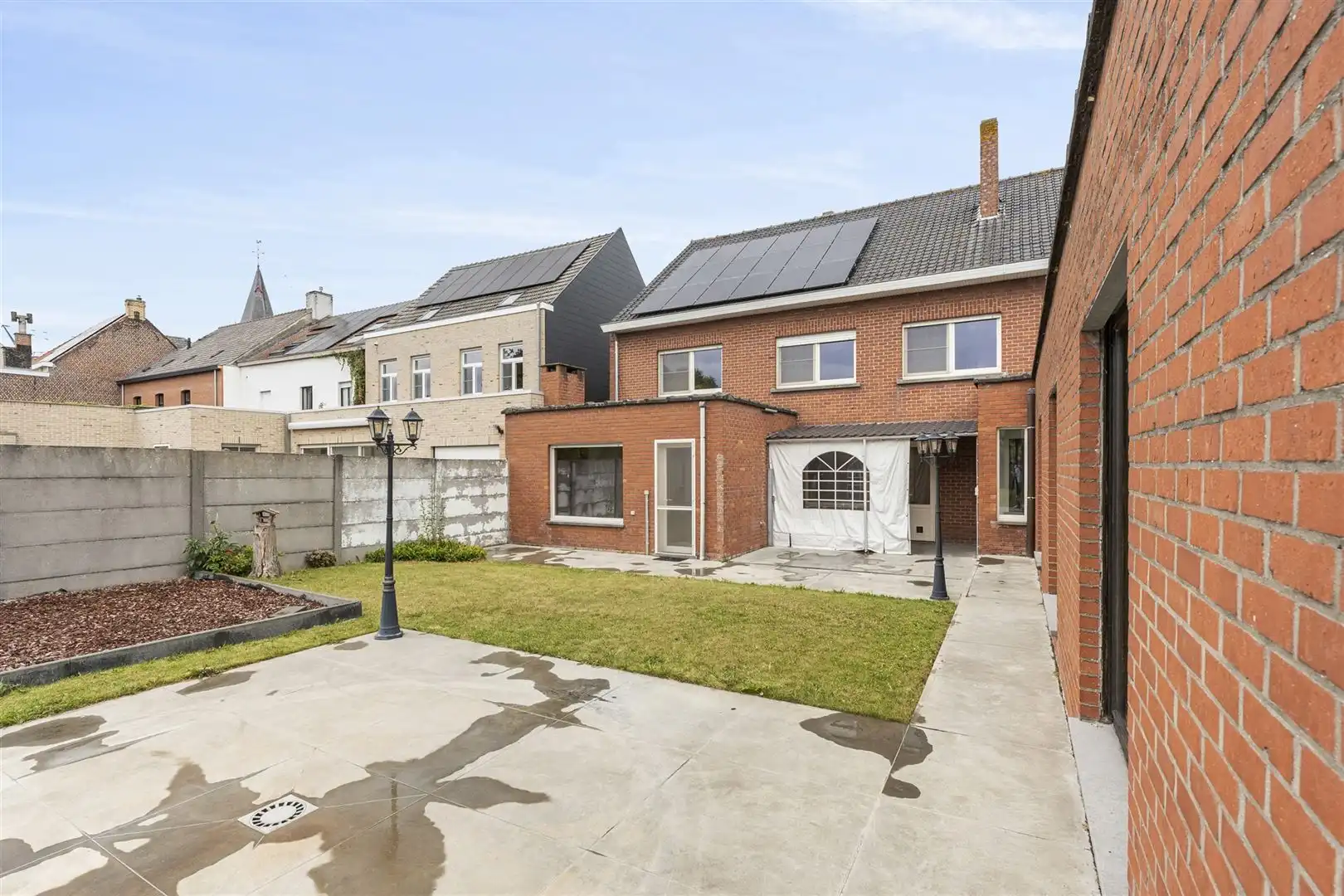 Zeer ruime woning met prachtige tuin foto 28