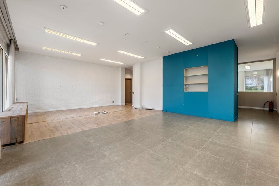 RUIME KANTOORRUIMTE VLAKBIJ HET CENTRUM VAN SINT-TRUIDEN foto 5