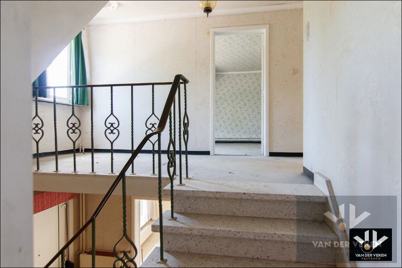 RUIME TE RENOVEREN WONING MET POTENTIEEL foto 15