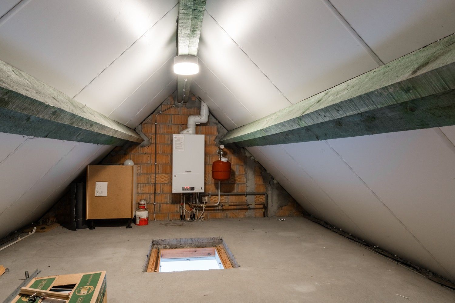 Ruim duplex appartement met 3 slaapkamers in het centrum van Hamont. foto 18