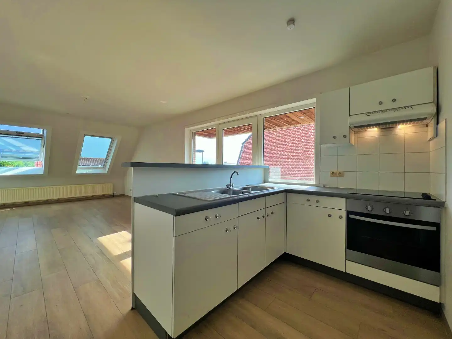Centraal gelegen en energiezuinig appartement in Lovendegem foto 5