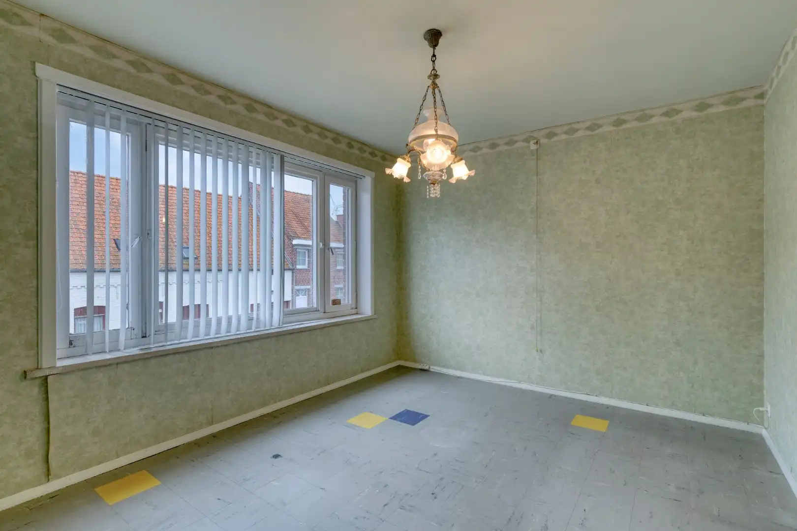 Te renoveren woning met 4 slaapkamers, garage en tuin op rustige ligging! foto 16