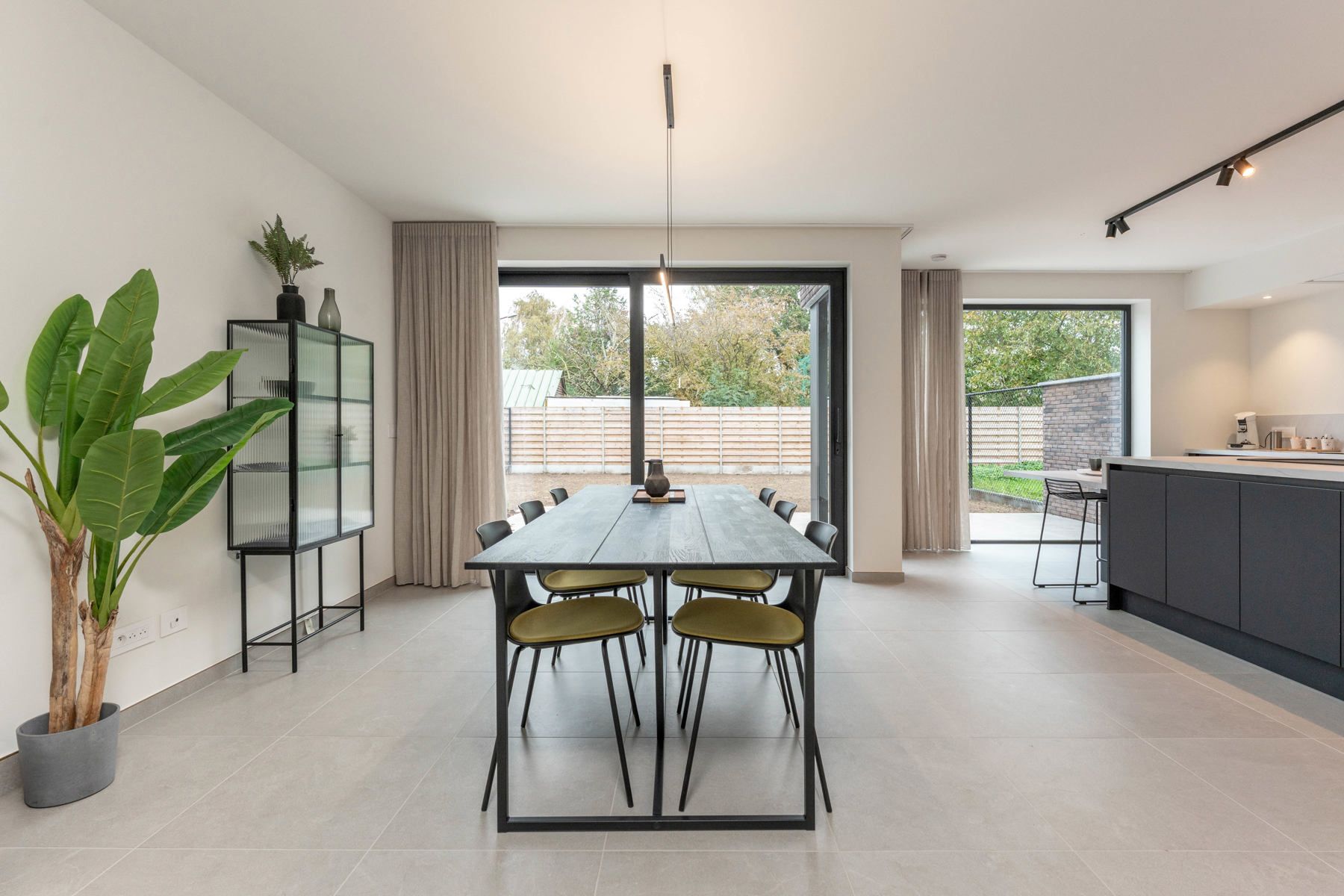 Moderne, halfopen woning foto 15