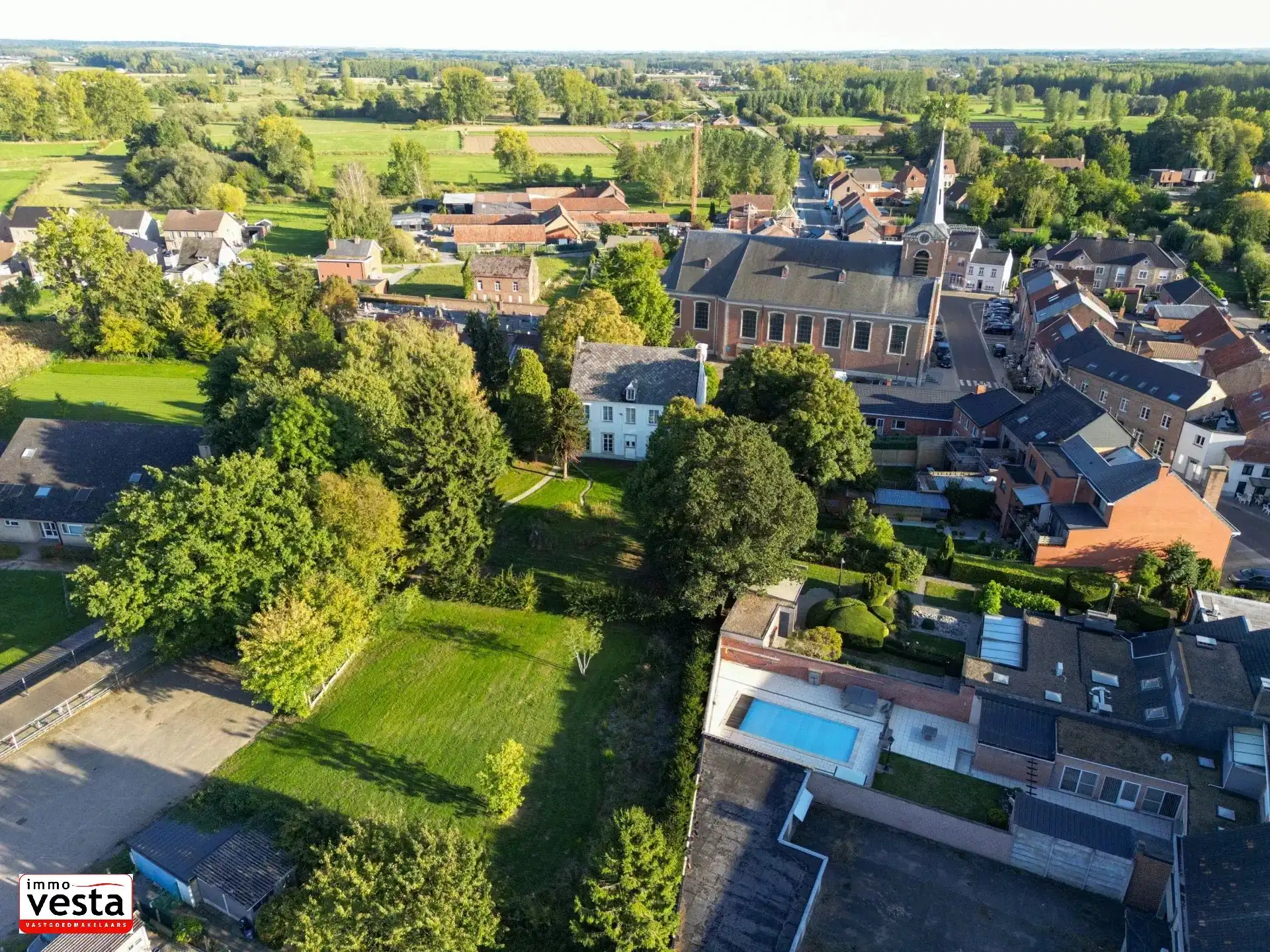 Voormalige pastorie met tal van mogelijkheden foto 37