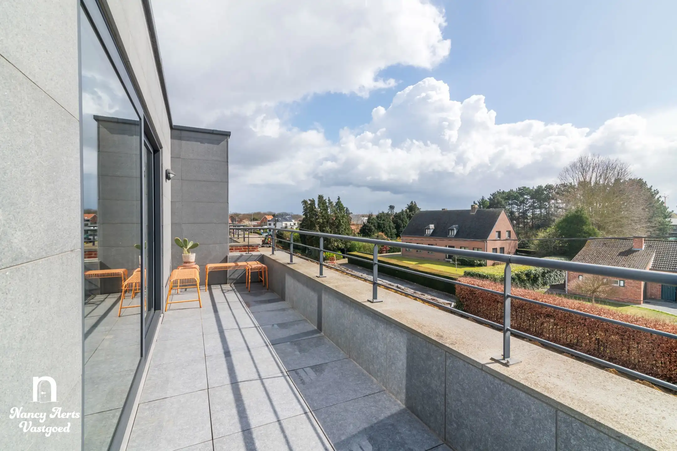Lichtrijk penthouse met groot rondom terras en 2 parkings foto 24
