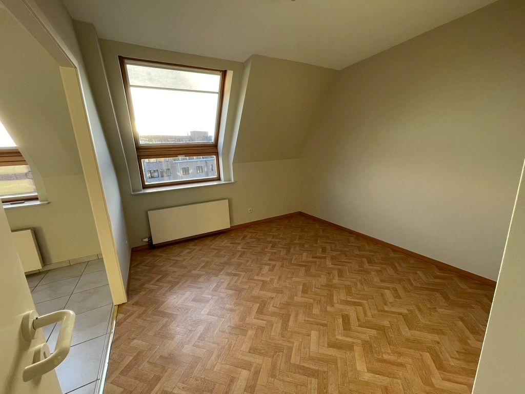 2 slaapkamerappartement in centrum Halle foto 7