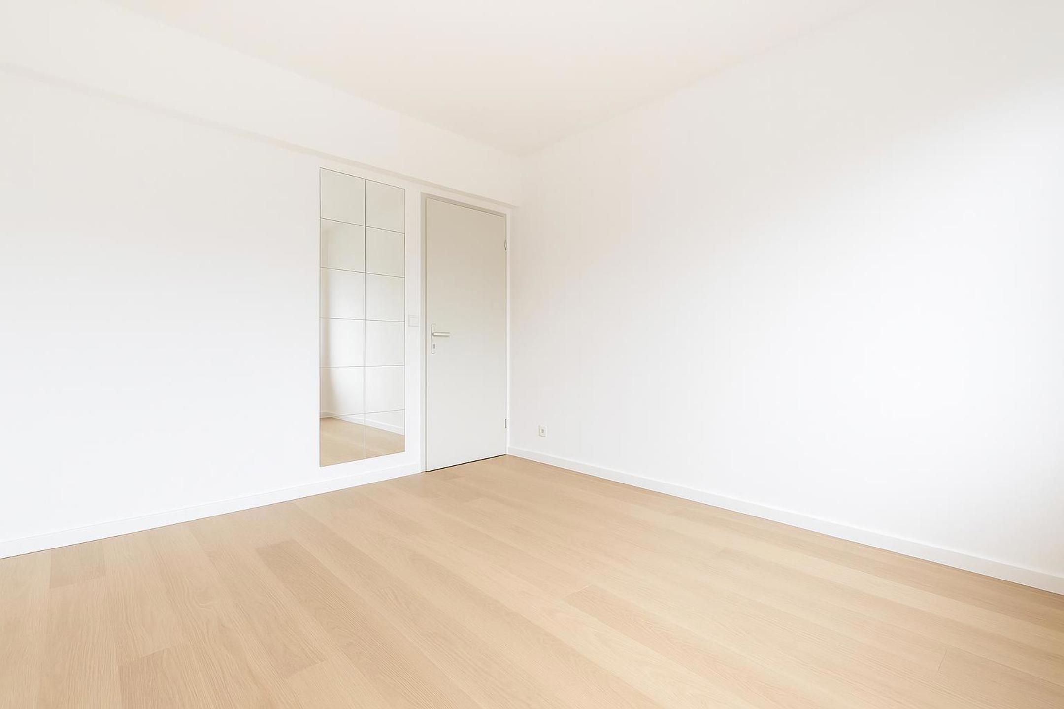 Topverdieping 2 slpks + garage: ontgrendel zijn potentieel! foto 8