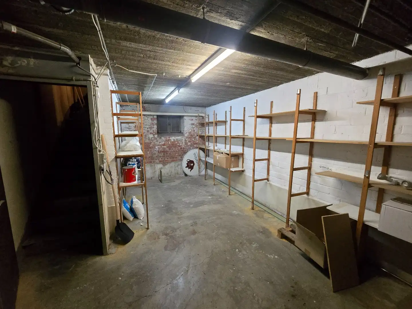 Handelsruimte, 72m² + kelder, op enkele passen van de Grote Markt foto 16