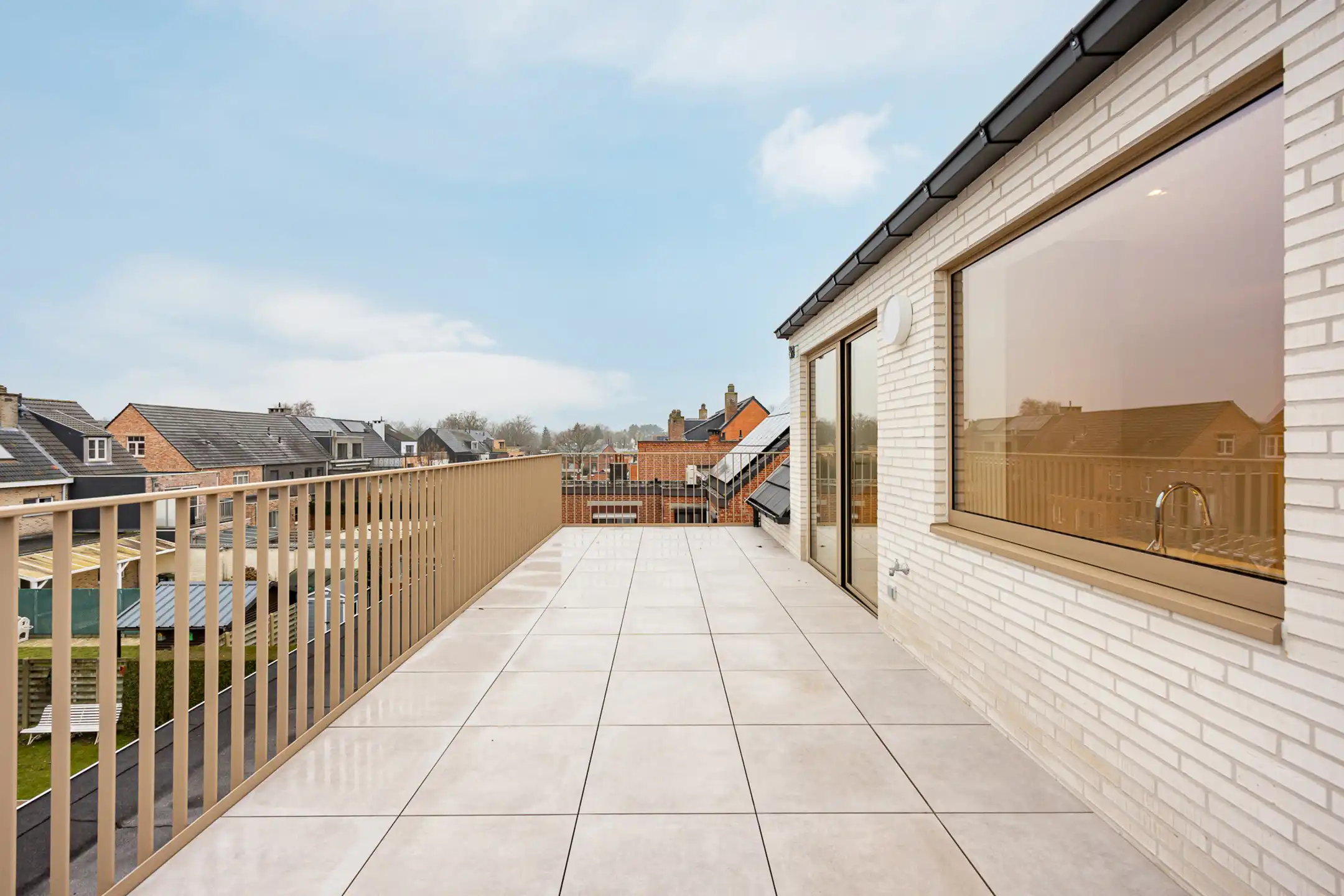 Nieuwbouw penthouse met 1 slaapkamer en groot terras foto 6