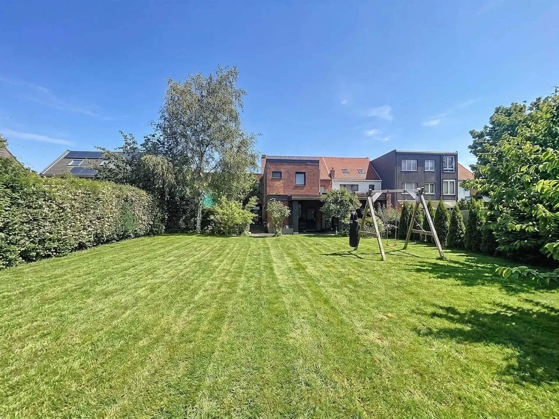 Prachtige instapklare woning met 6 slaapkamers en 2 badkamers! foto 9