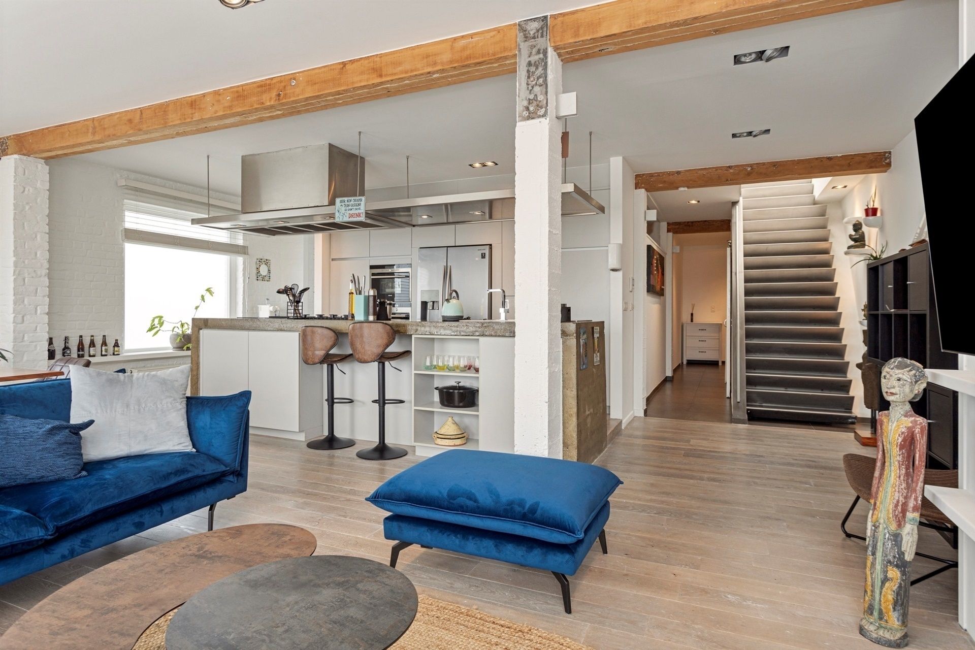 Industriële loft met uitzonderlijk ruim dakterras foto {{pictureIndex}}