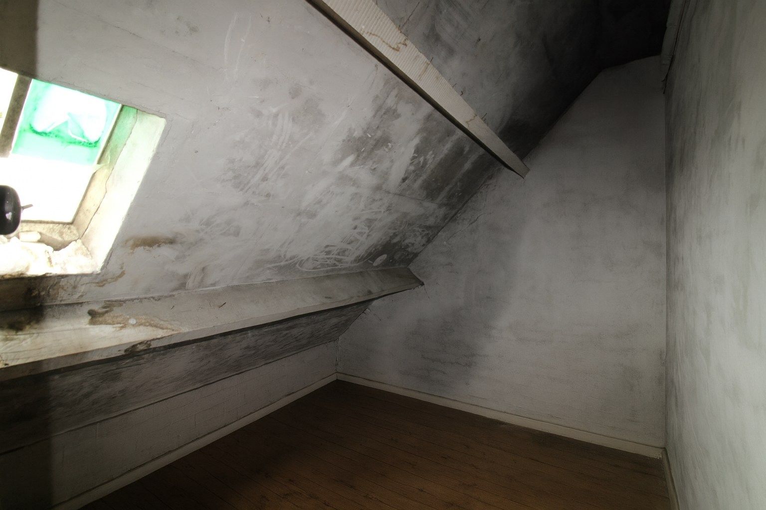 Te koop: Charmante rijwoning met diepe tuin in hartje Sint-Niklaas! foto 10