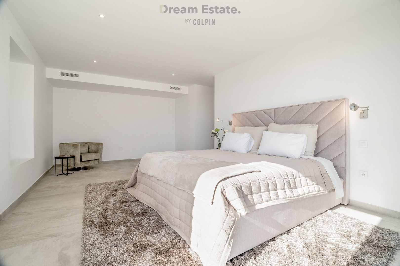 Een moderne familie villa te El Paraiso, Benahavis, New Golden Mile foto 10