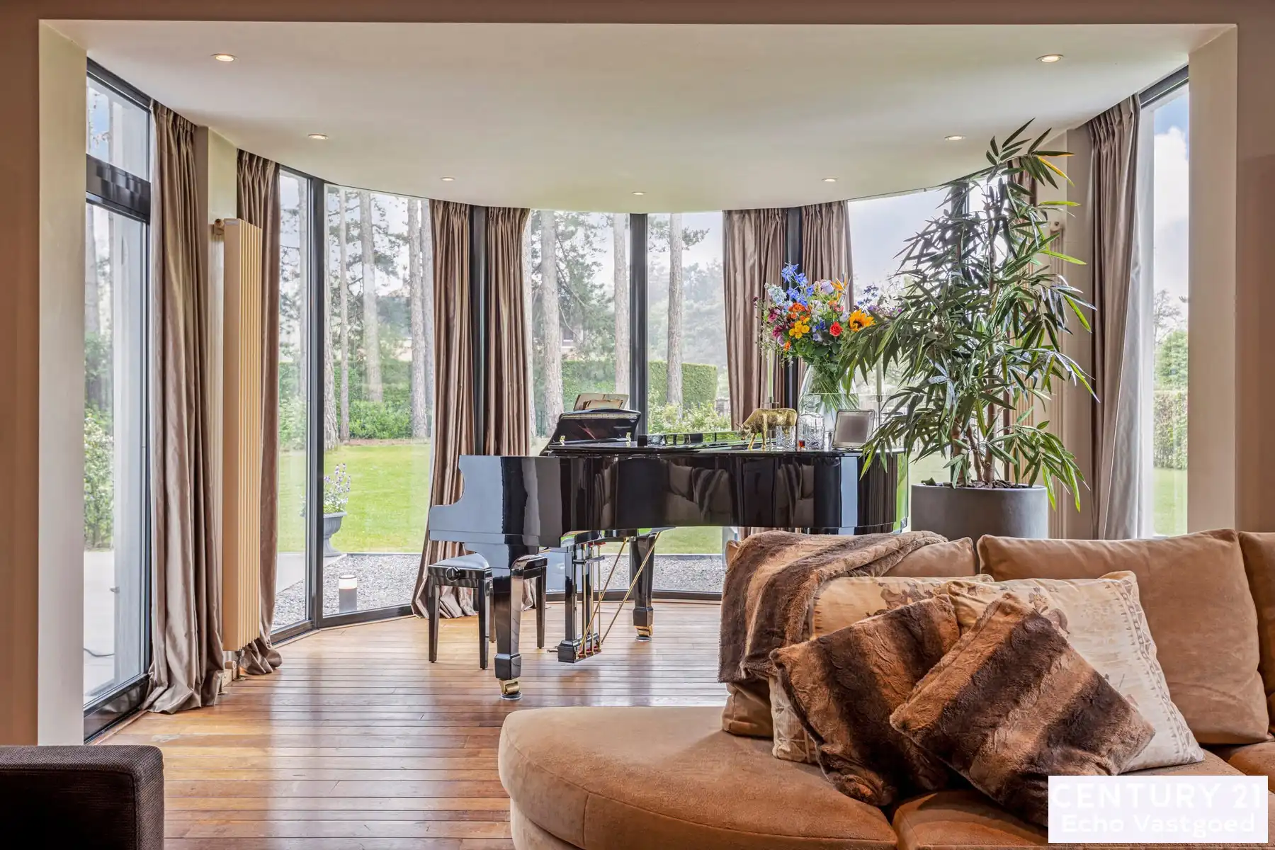 Villa met binnenzwembad en COMPLETE wellness op ca 2590m² foto 9