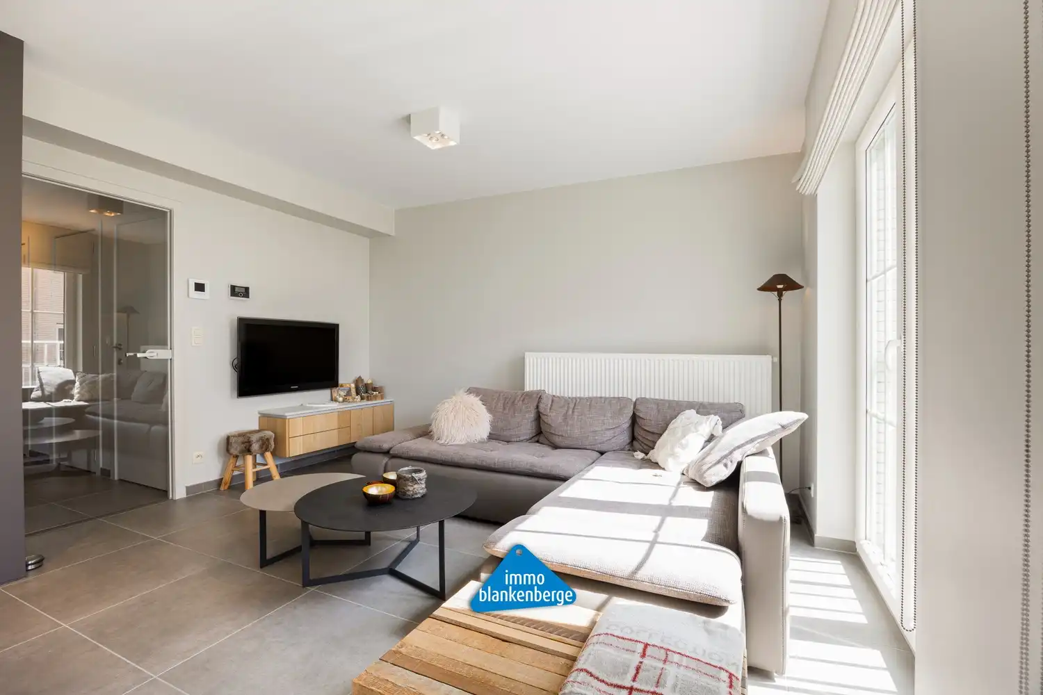 Luxe afgewerkt 2‑slaapkamerappartement met tuin in De Haan foto 2