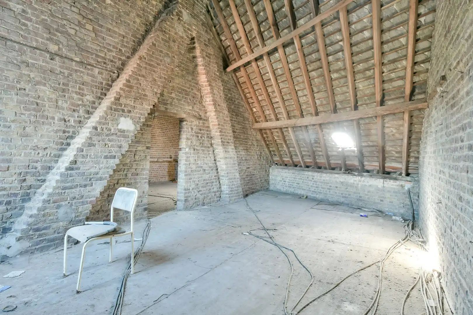 Te renoveren woningen met bijhorende loods! foto 12