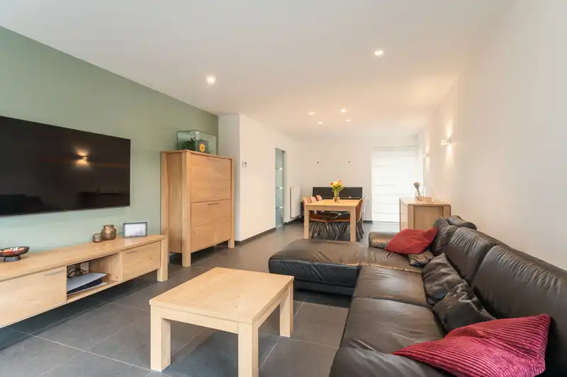 HOOGLEDE – Moderne gezinswoning met zonnige tuin en tal van extra’s! opp. 351 m² foto 4
