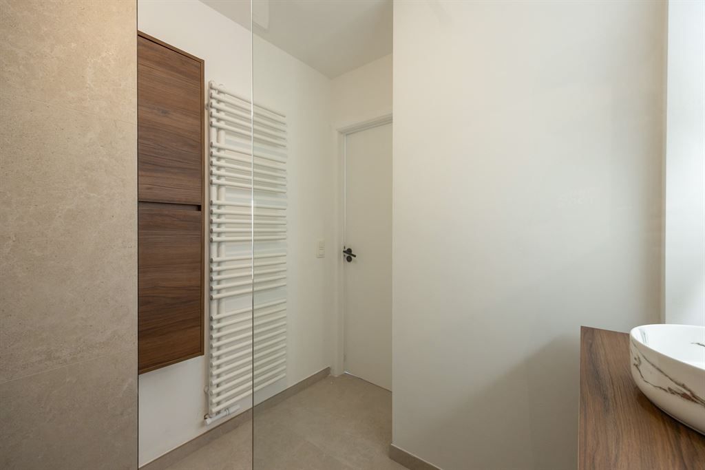 Stijlvol gerenoveerd appartement (EPC B) foto 8