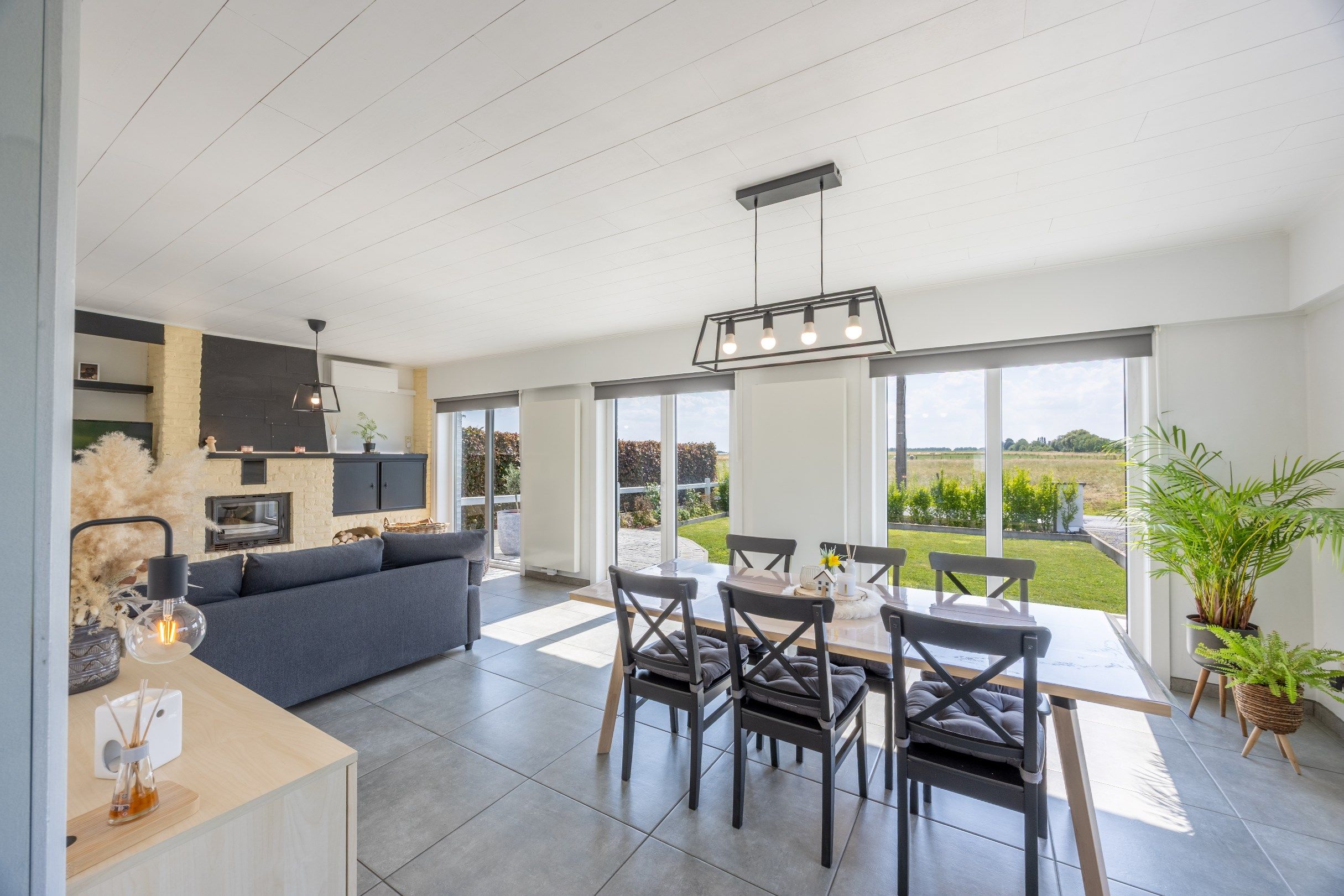 GERENOVEERDE HALFOPEN WONING OP LANDELIJKE TOPLOCATIE  foto 3