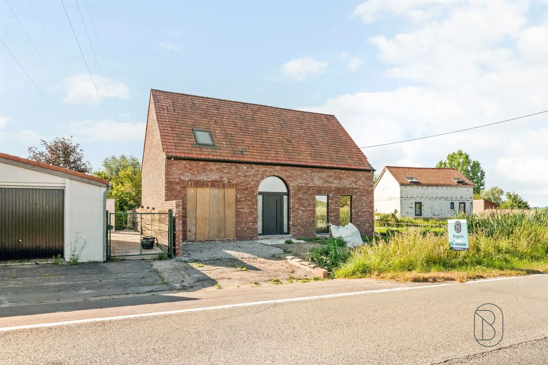 Mooie ruwbouwwoning in pastorijstijl.  foto {{pictureIndex}}