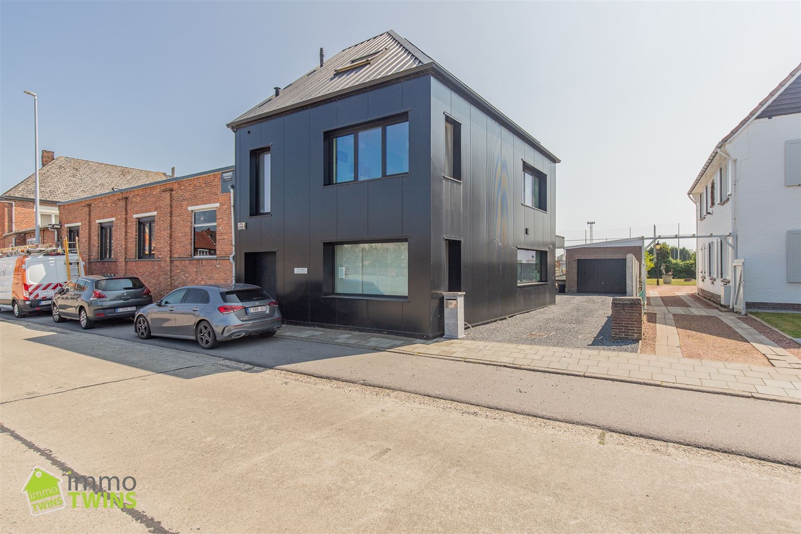 Instapklare woning met strak design te Grembergen foto {{pictureIndex}}