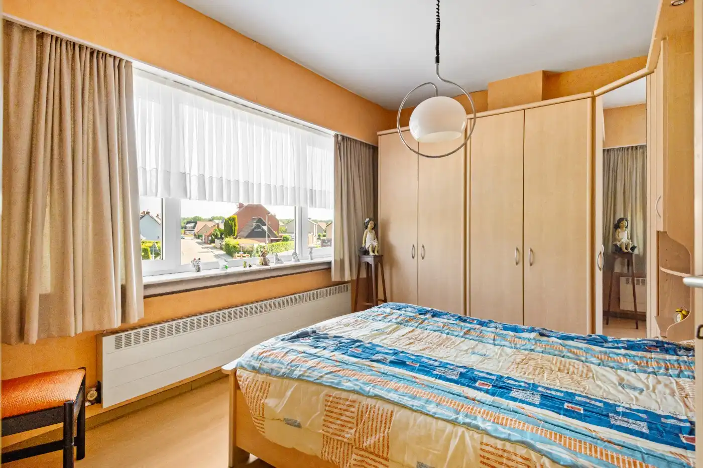 Grote, goed onderhouden, te renoveren woning met 3 slpk., garage en tuin foto 19