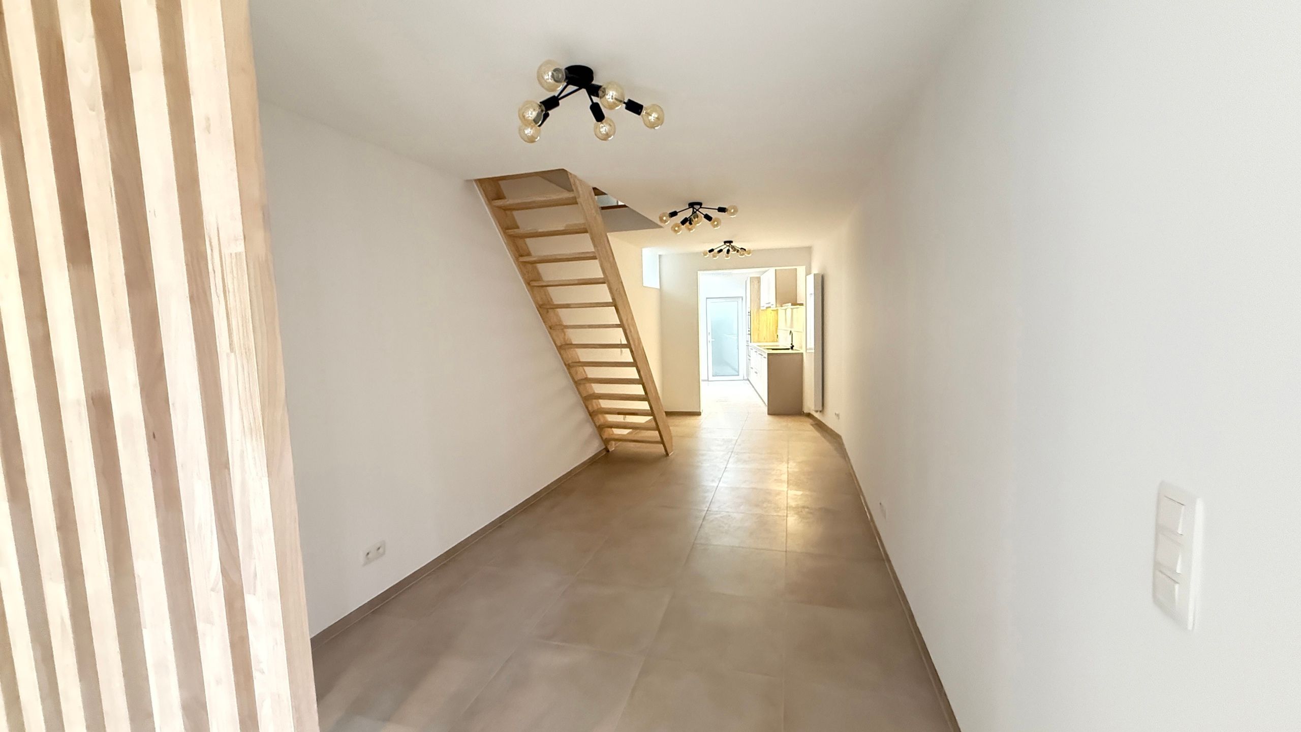 Luxueus gerenoveerde rijwoning in centrum Aarschot  foto 3