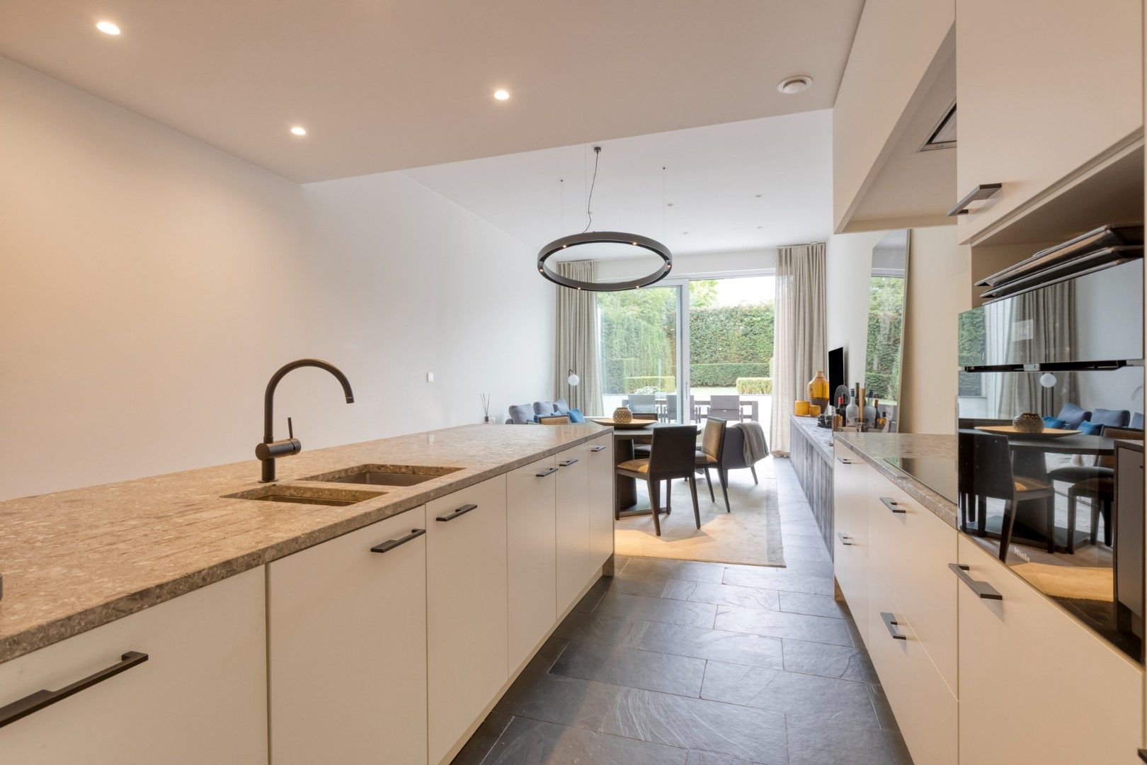 High-end woning met GARAGE en CENTRUMLIGGING foto {{pictureIndex}}