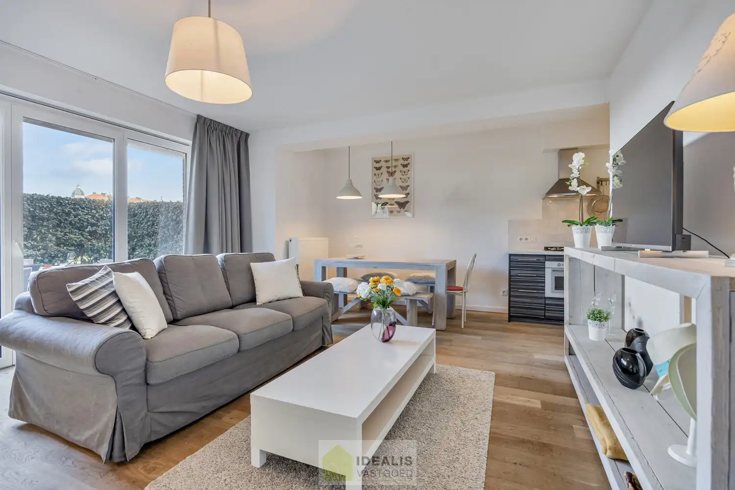 IDEALIS VASTGOED - HEERLIJK GELIJKVLOERS VAKANTIE-APPARTEMENT TE ZEEBRUGGE-BAD OP WANDELAFSTAND VAN HET STRAND EN DE DUINEN! EEN FIJNE PLEK BESTAANDE UIT EEN LICHTRIJKE LEEFRUIMTE MET OPEN KEUKEN EN BERGING, 1 RUIME SLAAPKAMER, 1 INPANDIGE KINDERKAMER, EEN EXTRA RUIM TERRAS EN EEN GOED TOEGANKELIJKE ONDERGRONDSE PARKEERPLAATS (AUTOLIFT) EN KELDERBERGING! foto 14