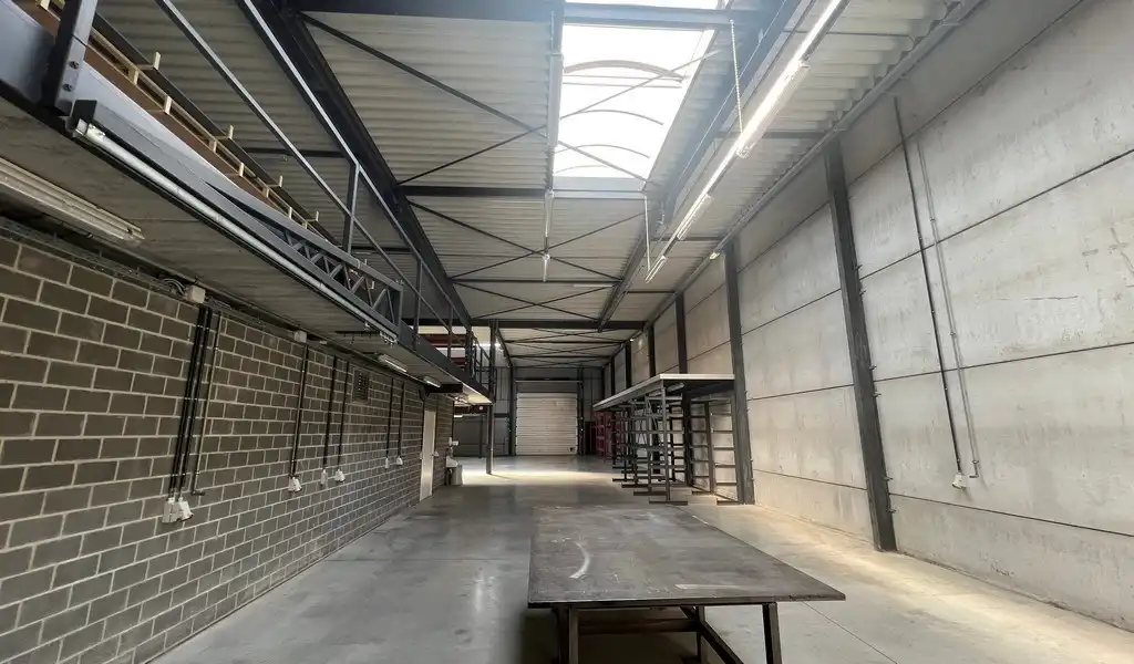 Bedrijfsgebouw met villa te huur langs  E17 in  Kruisem foto 5