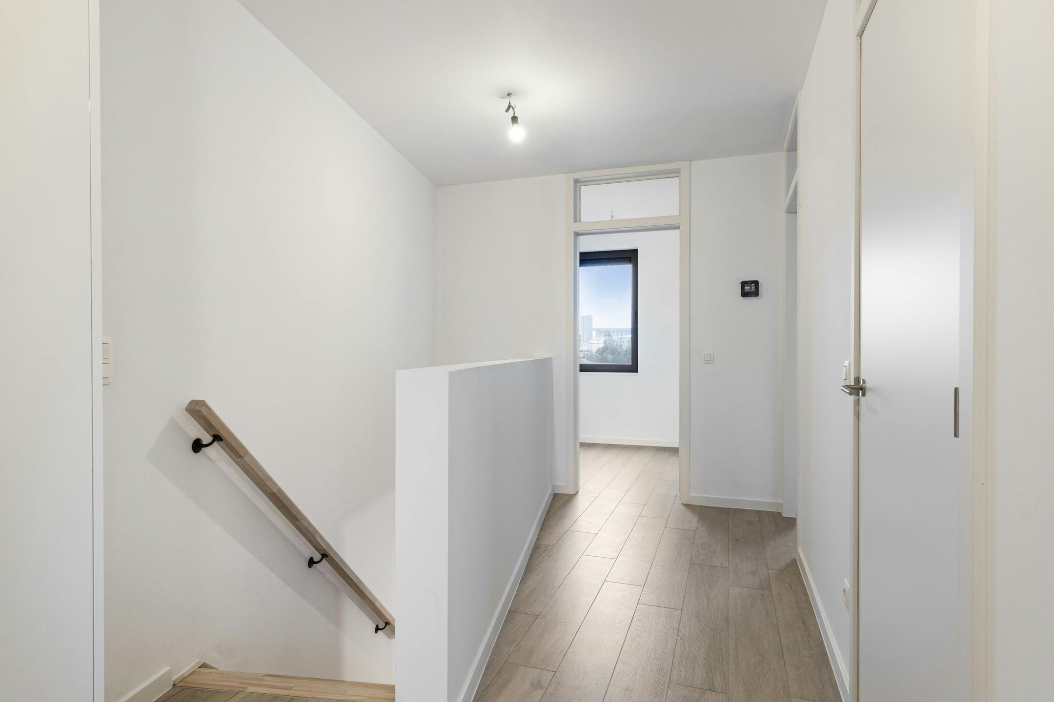 Instapklare nieuwbouwwoning met 3 slaapkamers en zwemvijver foto 8