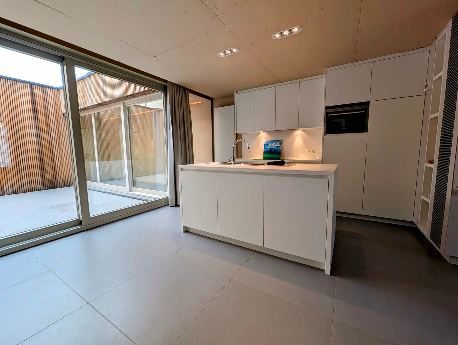 Te koop. Luxe gerenoveerde woning met wellness en garage – 4 slpks – vlakbij zee – instapklaar! foto 5