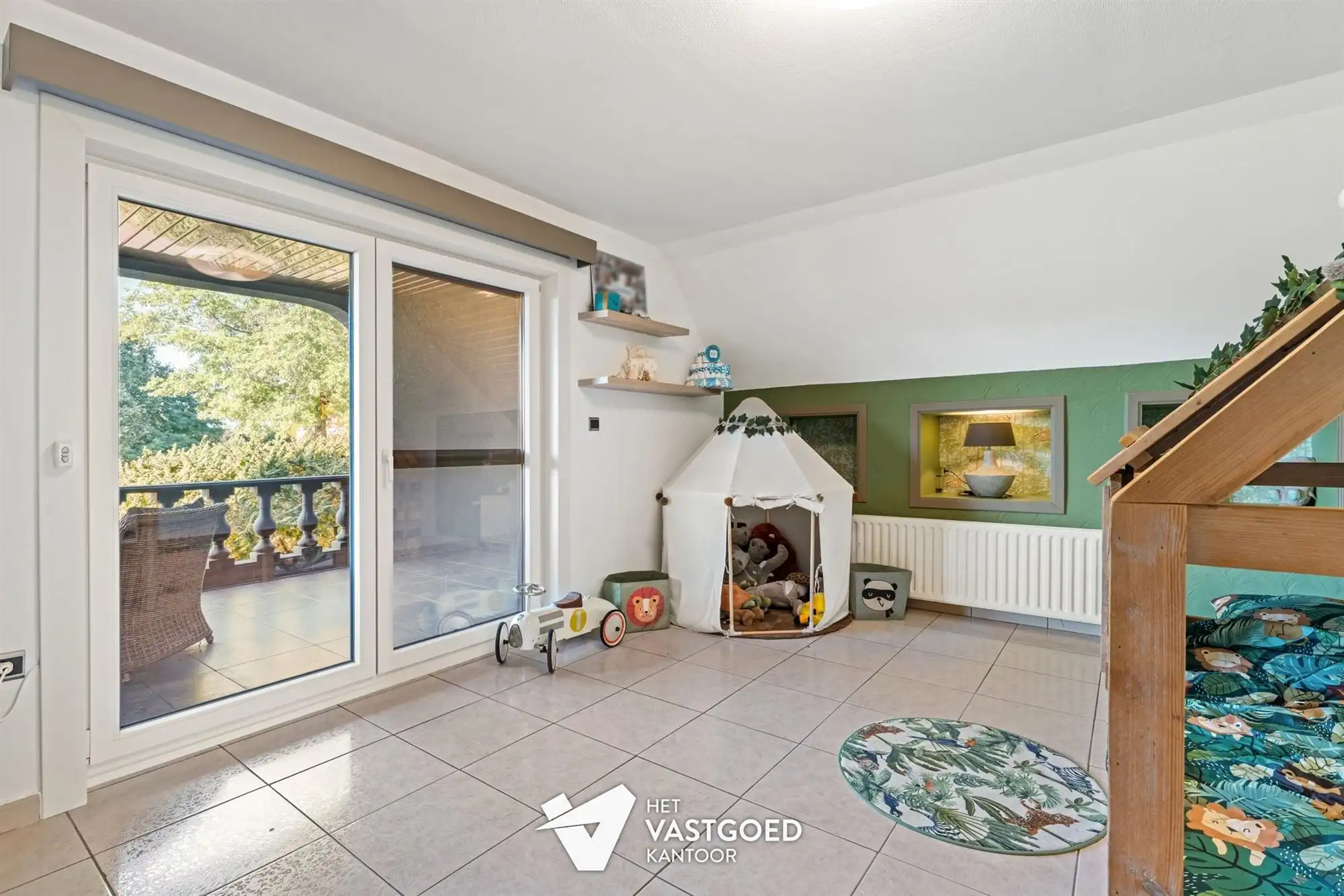 ZEER RUIME, GERENOVEERDE WONING OP TOP-LIGGING! foto 20