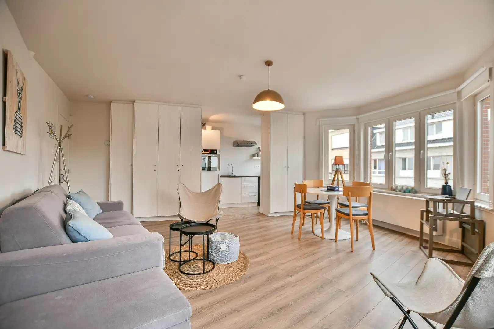 Lichtrijk éénslaapkamerappartement nabij centrum en bos in De Haan foto 4