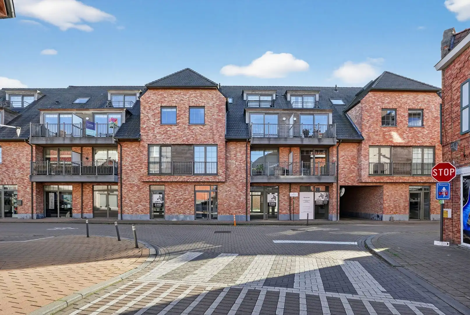 Casco handelsruimte met garage in het centrum van Oostrozebeke! foto 17